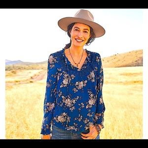 SUNDANCE Highland Garden Top